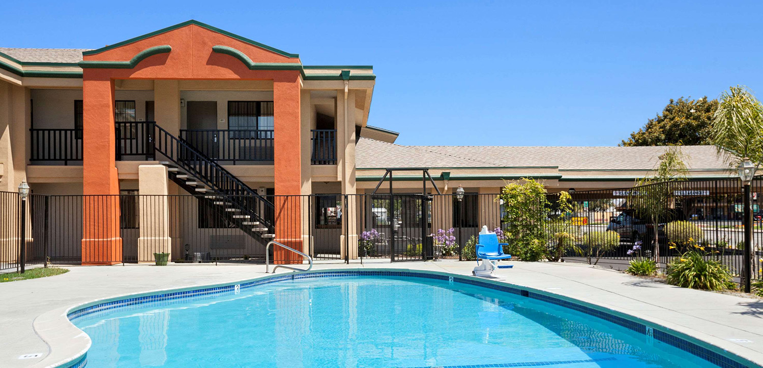 ENJOY OUR GREAT LOCATION IN SALINAS AND MODERN LIFESTYLE AMENITIES