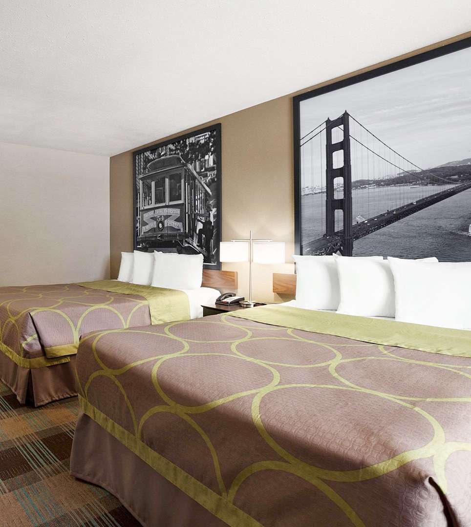 ENJOY CONTEMPORARY ROOMS WITH WELL-APPOINTED LIFESTYLE AMENITIES AT OUR SALINAS, CA HOTEL