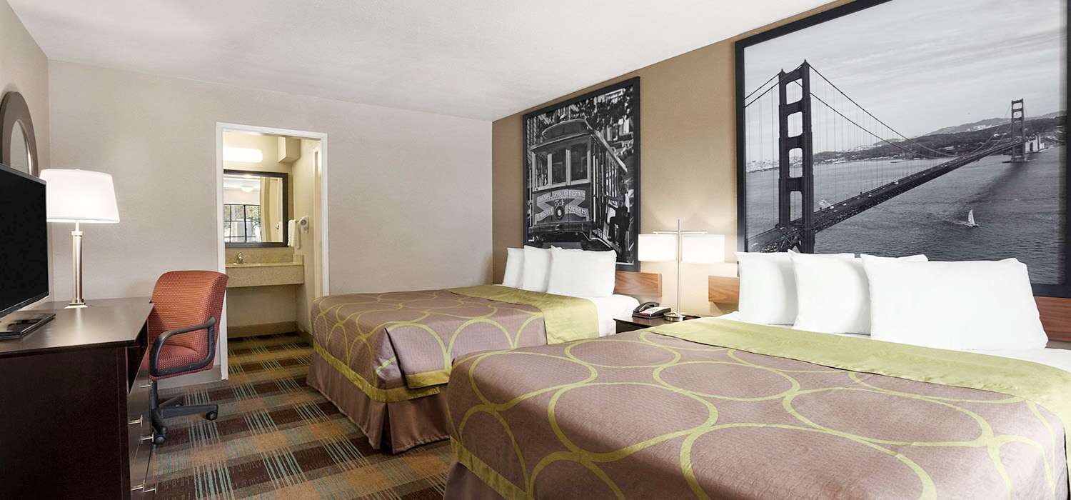 ENJOY CONTEMPORARY ROOMS WITH WELL-APPOINTED LIFESTYLE AMENITIES AT OUR SALINAS, CA HOTEL