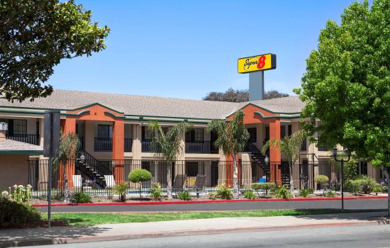 Welcome To Super 8 Salinas - Welcome To The Super 8 Salinas